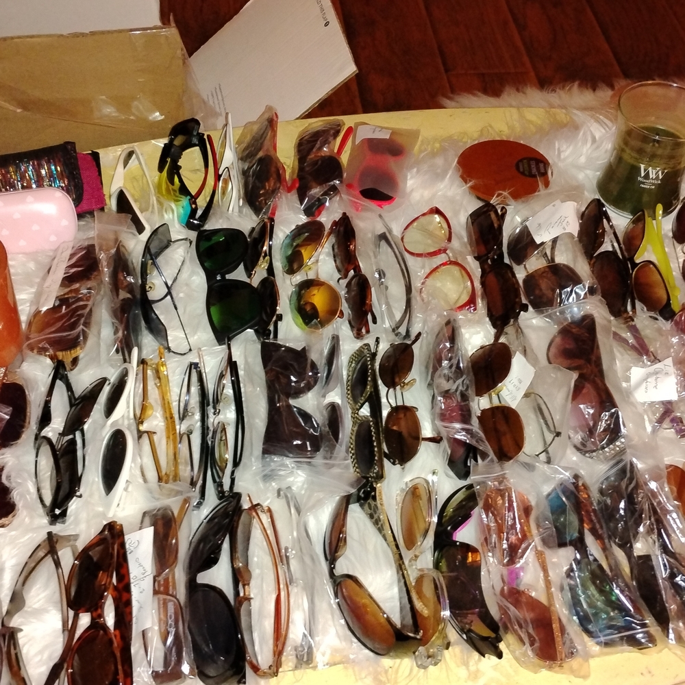 Mystery Box of Stylish Sunglasses and Glasses. Unsorted. 5lb Box. 75-100 Per Box - Picture 9 of 14